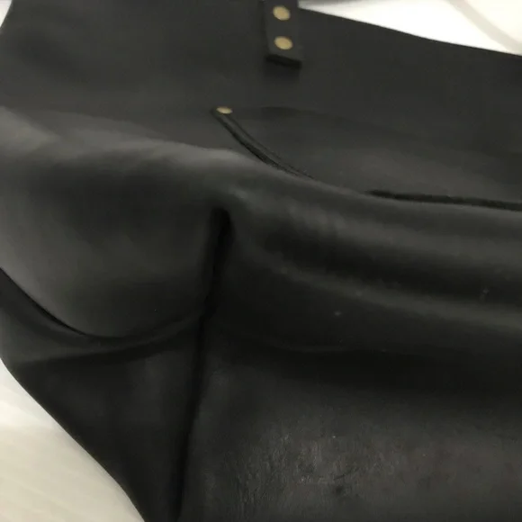 Portland Leather Black Tote - Picture 7 of 8
